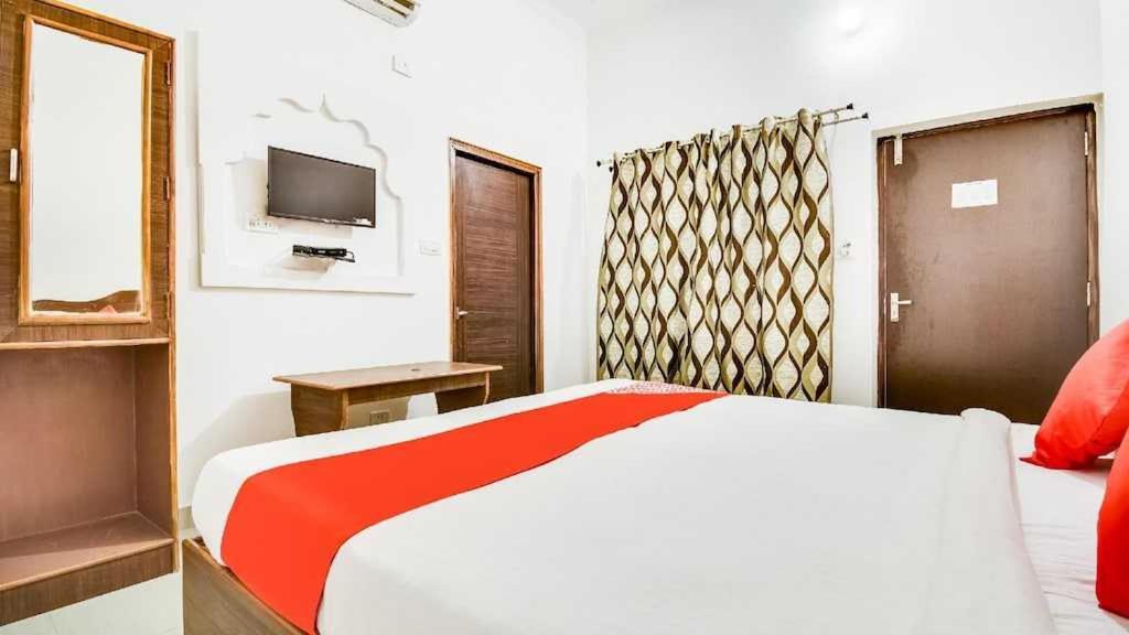 Oyo Flagship Sunshine Inn Bhauli Exterior photo